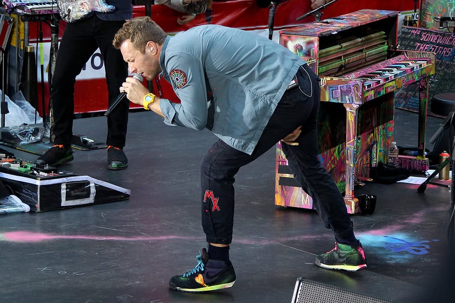 Coldplay kiss cam affair
